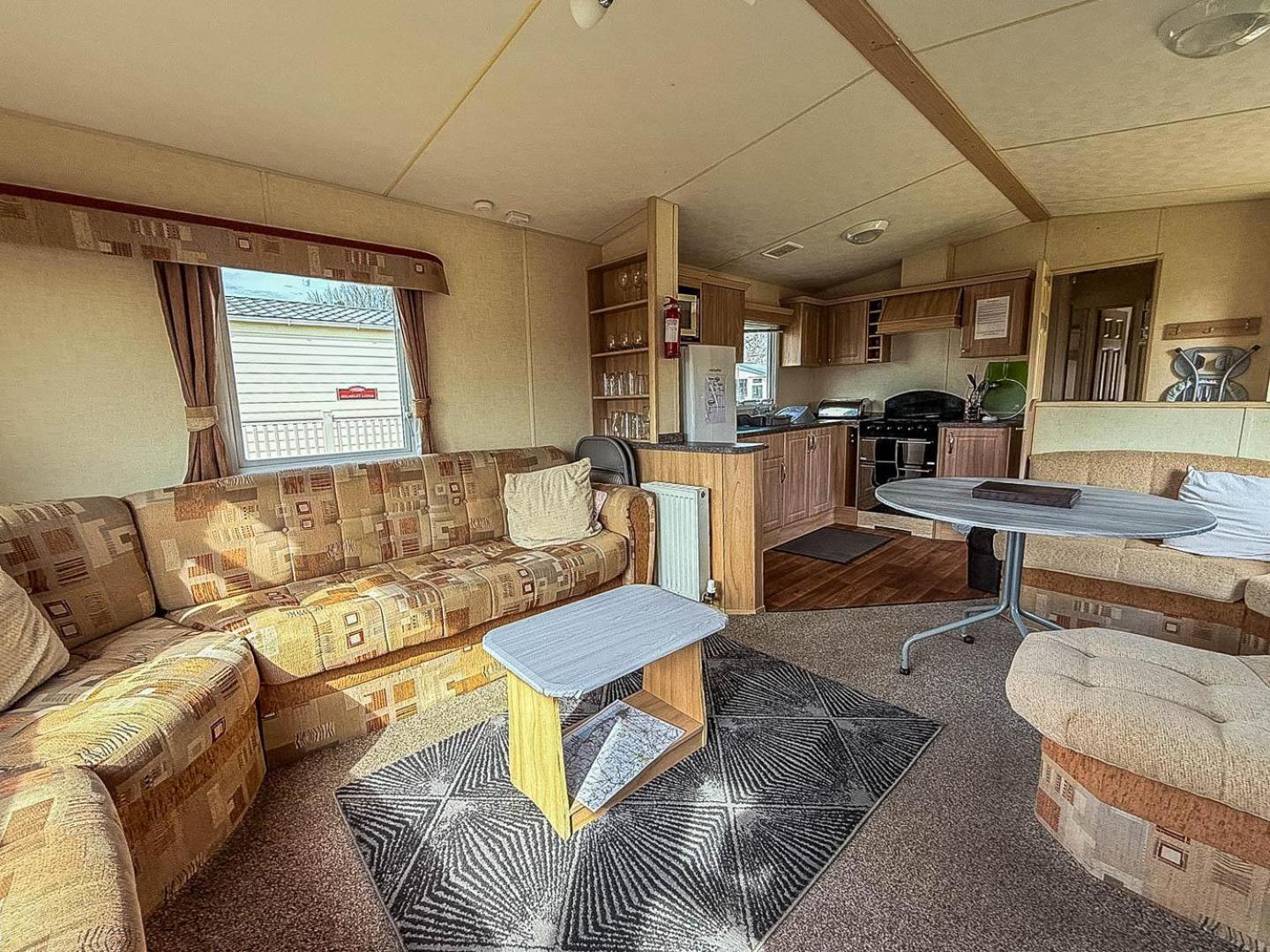 Spacious 8 Berth Caravan At Southview Holiday Park Near Skegness Ref 33018Ml Buitenkant foto