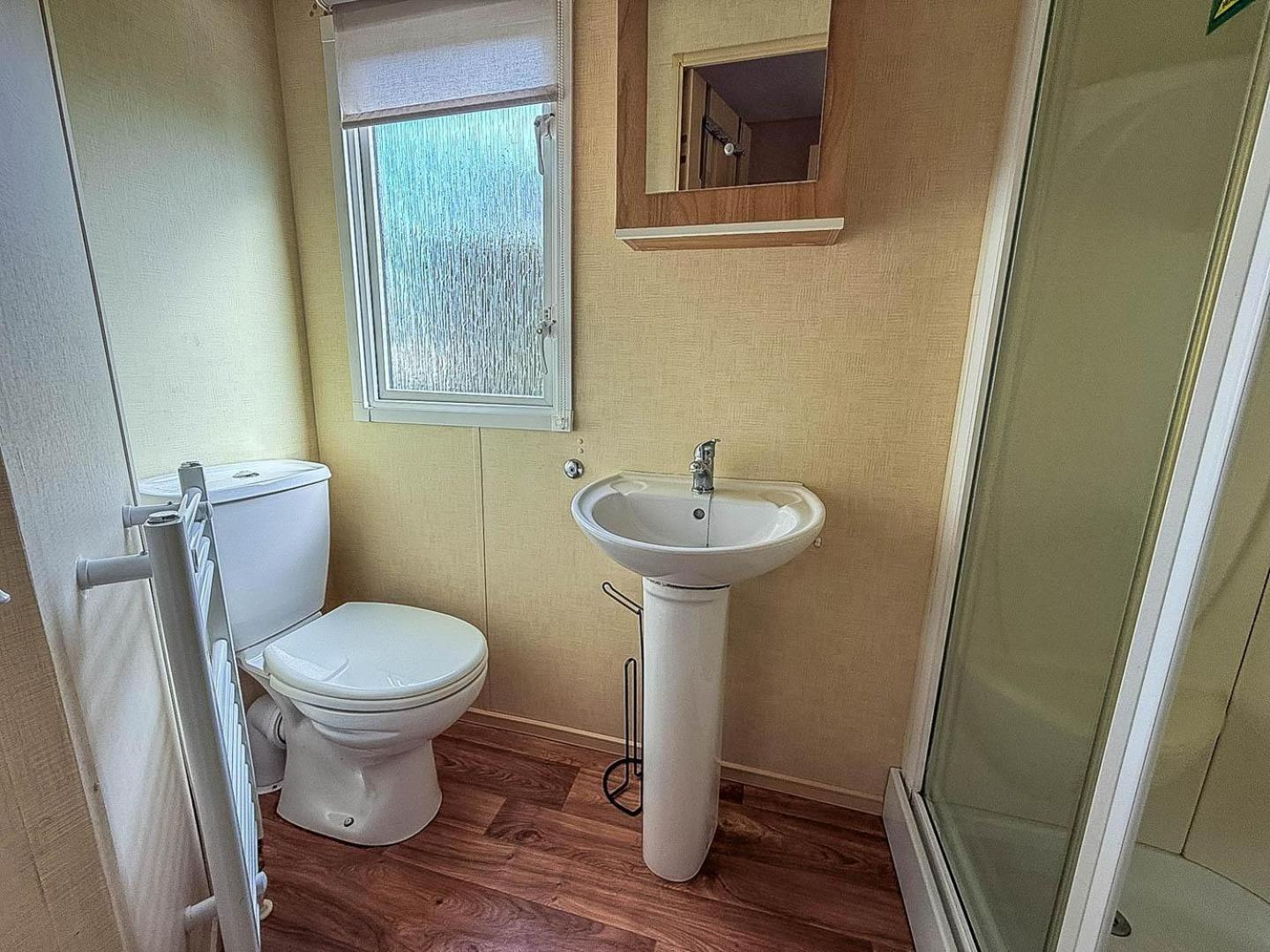 Spacious 8 Berth Caravan At Southview Holiday Park Near Skegness Ref 33018Ml Buitenkant foto