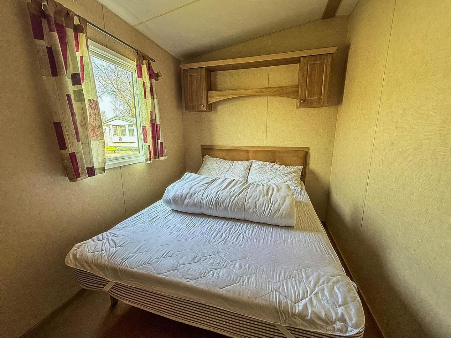 Spacious 8 Berth Caravan At Southview Holiday Park Near Skegness Ref 33018Ml Buitenkant foto