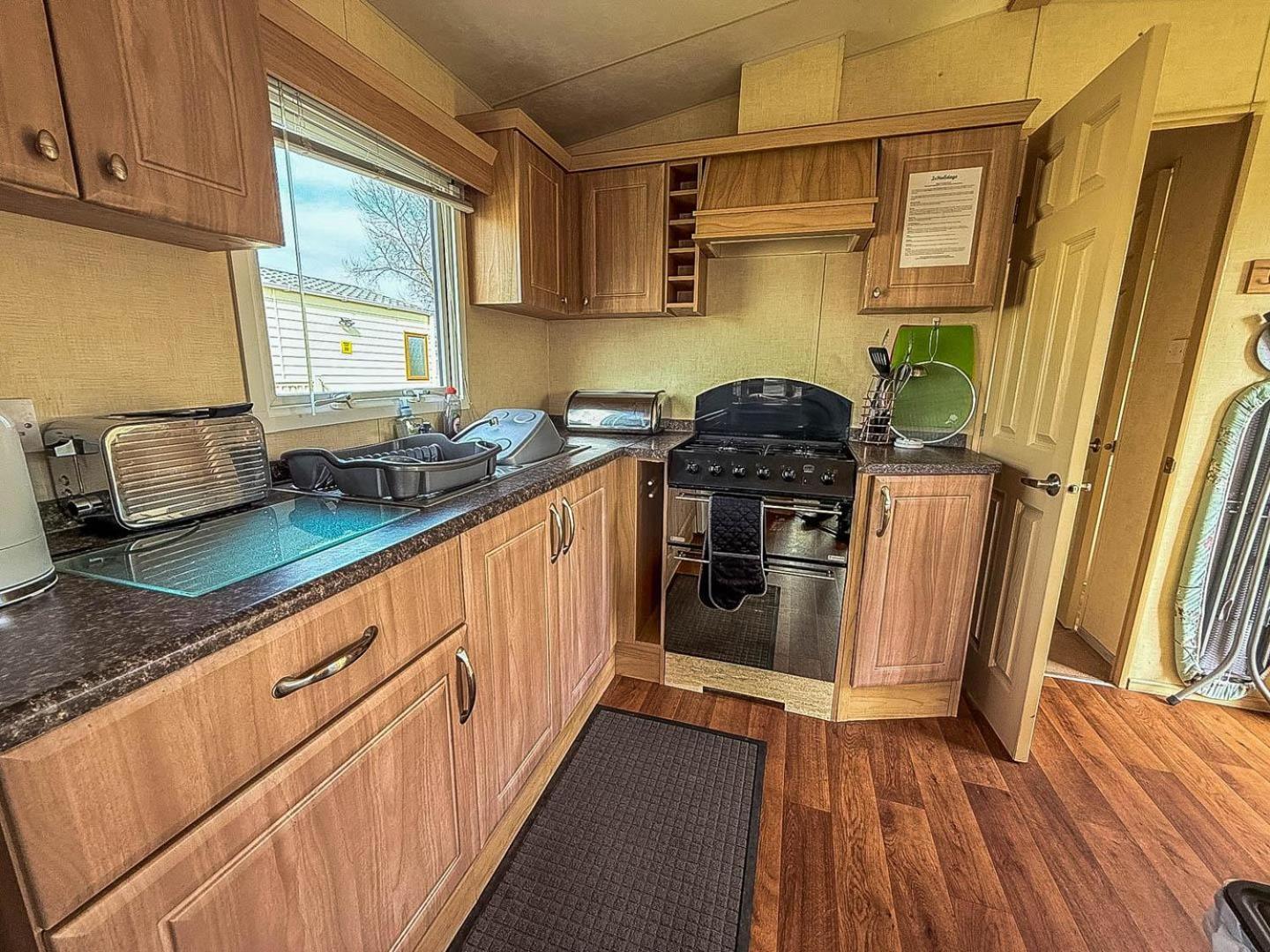Spacious 8 Berth Caravan At Southview Holiday Park Near Skegness Ref 33018Ml Buitenkant foto